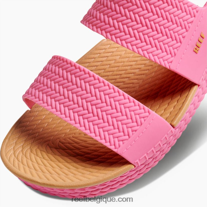 femmesMalibu vue sur l'eau du récif 2H4Z0V153