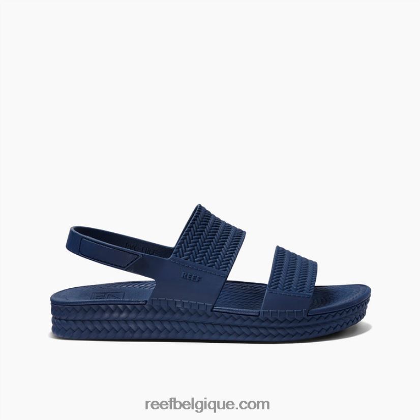 femmescaban vue sur l'eau du récif 2H4Z0V108