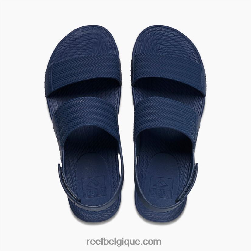 femmescaban vue sur l'eau du récif 2H4Z0V108